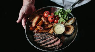 £54 for Chateaubriand Steak with Fries & Sides + Prosecco Each for 2